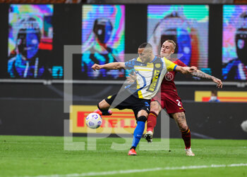 2021-05-12 - Danilo D'Ambrosio of FC Internazionale in action during the Serie A 2020/21 football match between FC Internazionale and AS Roma at Giuseppe Meazza Stadium, Milan, Italy on May 12, 2021 - Photo FCI / Fabrizio Carabelli - INTER - FC INTERNAZIONALE VS AS ROMA - ITALIAN SERIE A - SOCCER