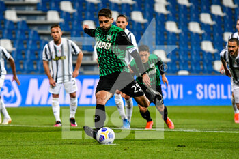 2021-05-12 - Domenico Berardi (US Sassuolo) tira il rigore - US SASSUOLO VS JUVENTUS FC - ITALIAN SERIE A - SOCCER