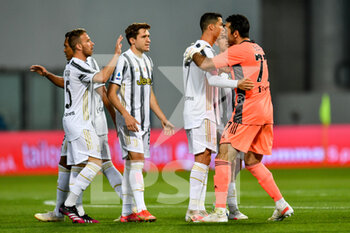 2021-05-12 - Juventus FC celebrate victory - US SASSUOLO VS JUVENTUS FC - ITALIAN SERIE A - SOCCER