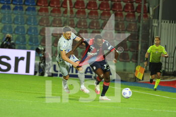 2021-05-13 - Simeon Tochukwu Nwankwo Simy (crotone) e Koray Gunter(veona) - FC CROTONE VS HELLAS VERONA - ITALIAN SERIE A - SOCCER