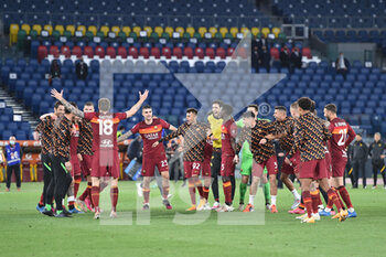 2021-05-15 -  Players AS Roma Celebrate after winning  - AS ROMA VS SSC LAZIO  - ITALIAN SERIE A - SOCCER