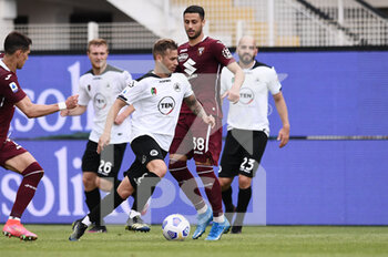 2021-05-15 - Matteo Ricci (Spezia Calcio) in action against Rolando Mandragora (Torino FC) - SPEZIA CALCIO VS TORINO FC - ITALIAN SERIE A - SOCCER