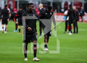 2021-05-16 - Soualiho Meite of AC Milan warms up during the Serie A 2020/21 football match between AC Milan vs Cagliari Calcio at Giuseppe Meazza Stadium, Milan, Italy on May 16, 2021 - Photo FCI / Fabrizio Carabelli - AC MILAN VS CAGLIARI CALCIO - ITALIAN SERIE A - SOCCER