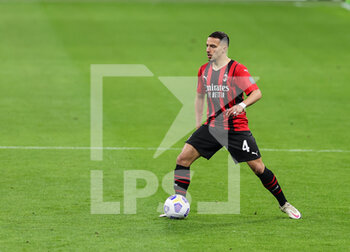 2021-05-16 - Ismael Bennacer of AC Milan in action during the Serie A 2020/21 football match between AC Milan vs Cagliari Calcio at Giuseppe Meazza Stadium, Milan, Italy on May 16, 2021 - Photo FCI / Fabrizio Carabelli - AC MILAN VS CAGLIARI CALCIO - ITALIAN SERIE A - SOCCER