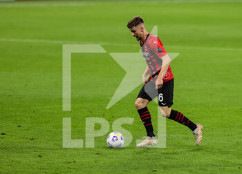 2021-05-16 - Alexis Saelemaekers of AC Milan in action during the Serie A 2020/21 football match between AC Milan vs Cagliari Calcio at Giuseppe Meazza Stadium, Milan, Italy on May 16, 2021 - Photo FCI / Fabrizio Carabelli - AC MILAN VS CAGLIARI CALCIO - ITALIAN SERIE A - SOCCER
