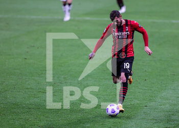 2021-05-16 - Theo Hernandez of AC Milan in action during the Serie A 2020/21 football match between AC Milan vs Cagliari Calcio at Giuseppe Meazza Stadium, Milan, Italy on May 16, 2021 - Photo FCI / Fabrizio Carabelli - AC MILAN VS CAGLIARI CALCIO - ITALIAN SERIE A - SOCCER