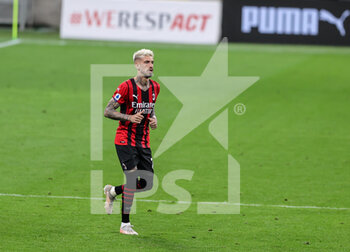 2021-05-16 - Samu Castillejo of AC Milan in action during the Serie A 2020/21 football match between AC Milan vs Cagliari Calcio at Giuseppe Meazza Stadium, Milan, Italy on May 16, 2021 - Photo FCI / Fabrizio Carabelli - AC MILAN VS CAGLIARI CALCIO - ITALIAN SERIE A - SOCCER