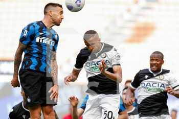 2021-05-23 - Matias Vecino (FC Internazionale) and Rodrigo Becao (Udinese Calcio) - INTER - FC INTERNAZIONALE VS UDINESE CALCIO - ITALIAN SERIE A - SOCCER