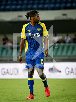 2021-08-21 - Adrien Tamèze (Verona) - HELLAS VERONA FC VS US SASSUOLO - ITALIAN SERIE A - SOCCER