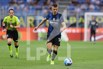 2021-08-21 - Ivan Perisic of FC Internazionale in action during the Serie A 2021/22 football match between FC Internazionale and Genoa CFC at Giuseppe Meazza Stadium, Milan, Italy on August 21, 2021 - Photo FCI / Fabrizio Carabelli - INTER - FC INTERNAZIONALE VS GENOA CFC - ITALIAN SERIE A - SOCCER