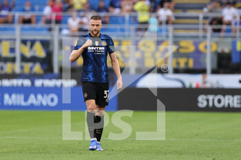 2021-08-21 - Milan Skriniar of FC Internazionale celebrates after scoring a goal during the Serie A 2021/22 football match between FC Internazionale and Genoa CFC at Giuseppe Meazza Stadium, Milan, Italy on August 21, 2021 - Photo FCI / Fabrizio Carabelli - INTER - FC INTERNAZIONALE VS GENOA CFC - ITALIAN SERIE A - SOCCER