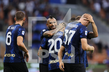 2021-08-21 - Arturo Vidal of FC Internazionale celebrates after scoring a goal during the Serie A 2021/22 football match between FC Internazionale and Genoa CFC at Giuseppe Meazza Stadium, Milan, Italy on August 21, 2021 - Photo FCI / Fabrizio Carabelli - INTER - FC INTERNAZIONALE VS GENOA CFC - ITALIAN SERIE A - SOCCER