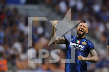 2021-08-21 - Arturo Vidal of FC Internazionale celebrates after scoring a goal during the Serie A 2021/22 football match between FC Internazionale and Genoa CFC at Giuseppe Meazza Stadium, Milan, Italy on August 21, 2021 - Photo FCI / Fabrizio Carabelli - INTER - FC INTERNAZIONALE VS GENOA CFC - ITALIAN SERIE A - SOCCER