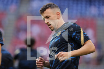 2021-08-21 - Ivan Perisic of FC Internazionale warms up during the Serie A 2021/22 football match between FC Internazionale and Genoa CFC at Giuseppe Meazza Stadium, Milan, Italy on August 21, 2021 - Photo FCI / Fabrizio Carabelli - INTER - FC INTERNAZIONALE VS GENOA CFC - ITALIAN SERIE A - SOCCER