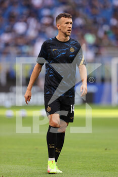 2021-08-21 - Ivan Perisic of FC Internazionale warms up during the Serie A 2021/22 football match between FC Internazionale and Genoa CFC at Giuseppe Meazza Stadium, Milan, Italy on August 21, 2021 - Photo FCI / Fabrizio Carabelli - INTER - FC INTERNAZIONALE VS GENOA CFC - ITALIAN SERIE A - SOCCER