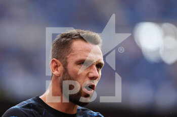2021-08-21 - Stefan de Vrij of FC Internazionale warms up during the Serie A 2021/22 football match between FC Internazionale and Genoa CFC at Giuseppe Meazza Stadium, Milan, Italy on August 21, 2021 - Photo FCI / Fabrizio Carabelli - INTER - FC INTERNAZIONALE VS GENOA CFC - ITALIAN SERIE A - SOCCER