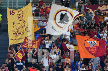 2021-08-22 - Fans of AS Roma seen in action during the  Italian Football Championship League A 2021/2022 match between AS Roma vs ACF Fiorentina at the Olimpic Stadium in Rome. - AS ROMA VS ACF FIORENTINA - ITALIAN SERIE A - SOCCER