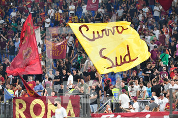 2021-08-22 - Supporters AS Roma seen in action during the  Italian Football Championship League A 2021/2022 match between AS Roma vs ACF Fiorentina at the Olimpic Stadium in Rome. - AS ROMA VS ACF FIORENTINA - ITALIAN SERIE A - SOCCER