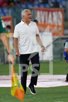 2021-08-22 - Jose’ Mourinho coach of AS Roma seen in action during the  Italian Football Championship League A 2021/2022 match between AS Roma vs ACF Fiorentina at the Olimpic Stadium in Rome. - AS ROMA VS ACF FIORENTINA - ITALIAN SERIE A - SOCCER