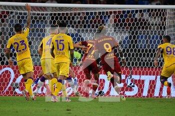 2021-08-22 - Gol Henrikh Mkhitaryan of AS Roma seen in action during the  Italian Football Championship League A 2021/2022 match between AS Roma vs ACF Fiorentina at the Olimpic Stadium in Rome. - AS ROMA VS ACF FIORENTINA - ITALIAN SERIE A - SOCCER