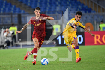 2021-08-22 - Gianluca Mancini of AS Roma and Nicolas Gonzalez of ACF Fiorentina seen in action during the  Italian Football Championship League A 2021/2022 match between AS Roma vs ACF Fiorentina at the Olimpic Stadium in Rome. - AS ROMA VS ACF FIORENTINA - ITALIAN SERIE A - SOCCER