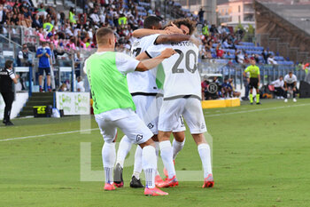 2021-08-23 - Simone Bastoni of Spezia Calcio, Esultanza, Celebration after scoring goal - CAGLIARI CALCIO VS SPEZIA CALCIO - ITALIAN SERIE A - SOCCER