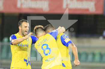 2019-08-30 - l´esultanza di Djordjevic con i compagni di squadra dopo il gol del pareggio - CHIEVO VERONA VS EMPOLI - ITALIAN SERIE B - SOCCER