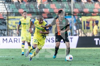 2019-09-14 - Antonio Luca Fiordilino del Venezia FC in azione con Filip Djordjevic del Chievo Verona - VENEZIA VS CHIEVO - ITALIAN SERIE B - SOCCER