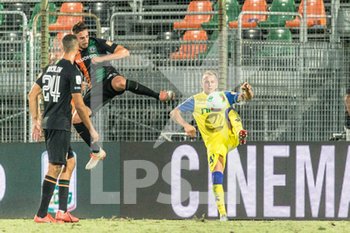 2019-09-14 - Alessandro Capello del Venezia FC in contrasto volante contro Lorenzo Dickmann del Chievo Verona - VENEZIA VS CHIEVO - ITALIAN SERIE B - SOCCER