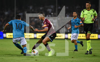 2019-09-16 - Contrasto tra Nicolas Viola (10) del Benevento e Sofian Kiyine (13) della Salernitana - SALERNITANA VS BENEVENTO 0-2 - ITALIAN SERIE B - SOCCER