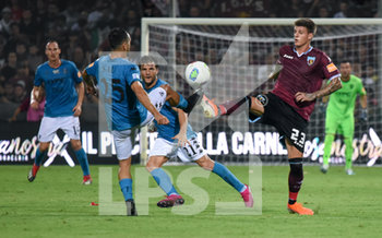 2019-09-16 - Contrasto tra Marco Sau (25) Benevento e Maistro Fabio (23) Salernitana - SALERNITANA VS BENEVENTO 0-2 - ITALIAN SERIE B - SOCCER