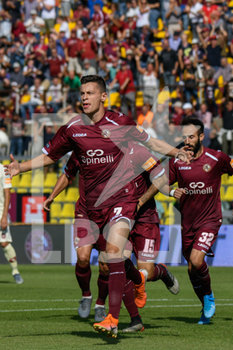 2019-10-05 - Davide Marsura (L) autore del gol del vantaggio del Livorno 1 a 0 festeggiato dai compagni - LIVORNO VS CHIEVO - ITALIAN SERIE B - SOCCER