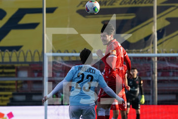 2019-12-21 - marco carraro (n.4 difensore perugia calcio)
di colpisce di testa - PERUGIA VS VIRTUS ENTELLA - ITALIAN SERIE B - SOCCER