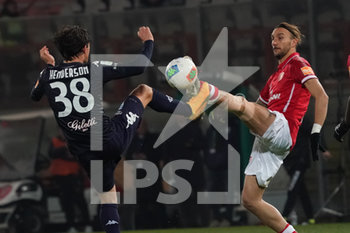 2020-02-24 - gian luca di chiara (n.27 perugia calcio) vs liam henderson (n.38 centrocampista empoli) - PERUGIA VS EMPOLI - ITALIAN SERIE B - SOCCER