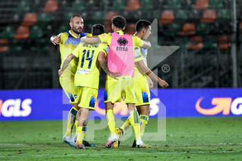 2020-07-13 - esultanza di Gabriele Zappa (Pescara) per il gol dell' 1 a 1 - VENEZIA VS PESCARA - ITALIAN SERIE B - SOCCER