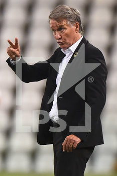 2020-07-27 - Attilio Tesser, allenatore del Pordenone, gesticola dalla panchina - PORDENONE VS SALERNITANA - ITALIAN SERIE B - SOCCER