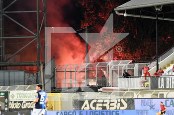 2020-08-11 - L'esultanza dei tifosi dello Spezia fuori dallo stadio - PLAYOFF - SPEZIA VS CHIEVO - ITALIAN SERIE B - SOCCER