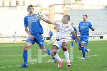 2020-11-07 - Simone Romagnoli of Empoli FC in action against Rigoberto Rivas of Reggina 1914  - EMPOLI VS REGGINA - ITALIAN SERIE B - SOCCER