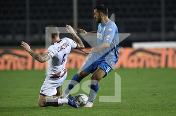 2020-11-07 - Marco Olivieri of Empoli FC in action against Giuseppe Loiacono of Reggina 1914  - EMPOLI VS REGGINA - ITALIAN SERIE B - SOCCER