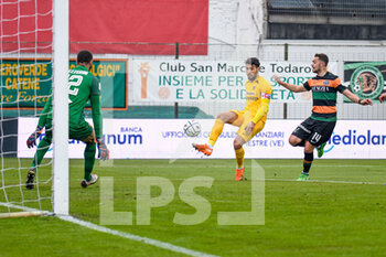 2020-11-28 - Raffaele Pucino (Ascoli) scores a goal - VENEZIA FC VS ASCOLI CALCIO - ITALIAN SERIE B - SOCCER