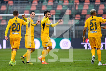 2020-11-28 - Raffaele Pucino (Ascoli) celebrates after scoring a goal with team-mates - VENEZIA FC VS ASCOLI CALCIO - ITALIAN SERIE B - SOCCER