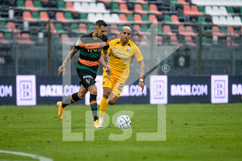 2020-11-28 - Antonio Junior Vacca (Venezia) in action against Abdelhamid Sabiri (Ascoli) - VENEZIA FC VS ASCOLI CALCIO - ITALIAN SERIE B - SOCCER