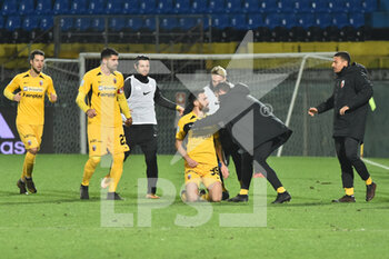2020-12-08 - Riad Bajic (Ascoli) celebrates with his teammates after scoring gol of 1-0 - PISA VS ASCOLI - ITALIAN SERIE B - SOCCER