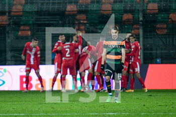2020-12-11 - Delusion of Gian Filippo Felicioli (Venezia) for the defeat and happiness of Monza AC in the background for the goal of 0-2 by Dany Mota (Monza) - VENEZIA VS MONZA - ITALIAN SERIE B - SOCCER
