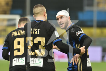2020-12-12 - Giuseppe Sibilli (Pisa) festeggia con Lisi dopo l'1-0 per il Pisa. - PISA VS PORDENONE - ITALIAN SERIE B - SOCCER