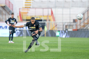 2020-12-19 - Abdelhamid Sabiri (Ascoli) scores a goal on penalty kick 1 - 1 - VICENZA VS ASCOLI - ITALIAN SERIE B - SOCCER