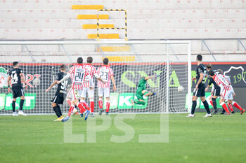 2020-12-19 - Emanuele Padella (Vicenza) scores a goal of 2-1 - VICENZA VS ASCOLI - ITALIAN SERIE B - SOCCER