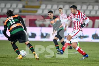 2021-01-29 - Simone Pontisso (Vicenza) in action - LR VICENZA VS VENEZIA FC - ITALIAN SERIE B - SOCCER