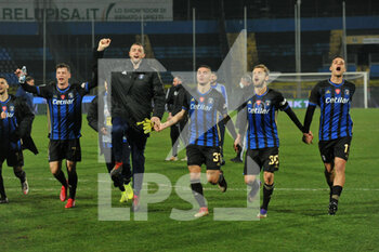 2021-01-30 - Players of Pisa celebrate the victory at the end of the match - AC PISA VS AC REGGIANA - ITALIAN SERIE B - SOCCER