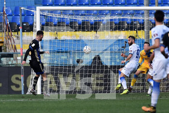 2021-02-02 - Marius Marin (Pisa) fails a goal - AC PISA VS FROSINONE CALCIO - ITALIAN SERIE B - SOCCER